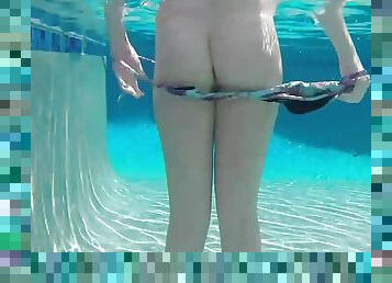 Underwater pool masturbation session with Samantha Rone