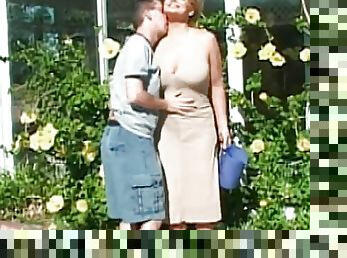 Randy lady enjoys sucking and riding a cock in the garden before getting jizzed