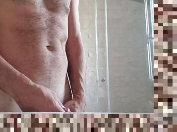 Pablo show his body before shower