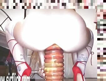 XXXL Michelin Dildo Stretches Her Hole