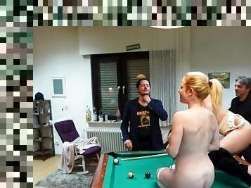 SPERMA BERALL!! Billard-Abend eskaliert in ultra perversen Sperma-Orgien Gangbang!