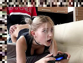 Stepsister Gets A Creampie And Facial While Playing The Game