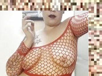 madurita-caliente, mamá, regordeta, primera-persona, rejilla, fetichista, fumando, cornudo