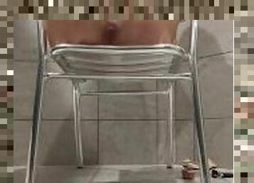 baignade, masturbation, orgasme, public, giclée, maman, belle-femme-ronde, blonde, fétiche, salle-de-gym