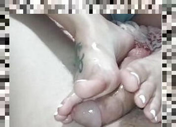 Gilfkissy Gives Toyboy Footjob /Cum On Grandma's Feet - OF for full vid