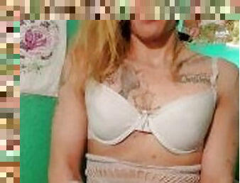 travesti, amatör, güzellik, latin-amerikalı-kadın, sevimli, tek-kişilik, sigara-içme, küçük-memeler