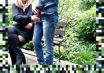 tricherie, levrette, en-plein-air, collants, public, russe, amateur, ejaculation-sur-le-corps, milf, maman