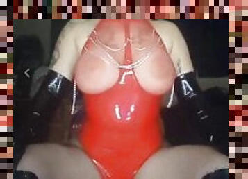 teta-grande, babes, mulher-madura, puta-slut, desobediente, fetiche, latex, fumando, botas, tatuagem