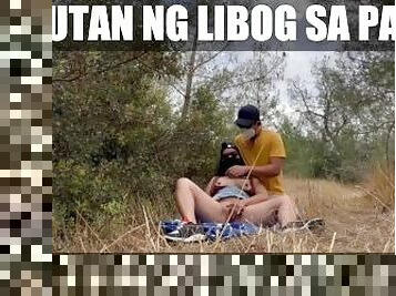 Bahala na kahit maraming tao basta magpasarap tayo - Pinay in public park