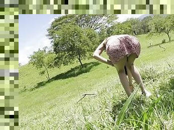 me cojo una belleza de agente de bien raiz, mientras me mostraba un proyecto en el campo