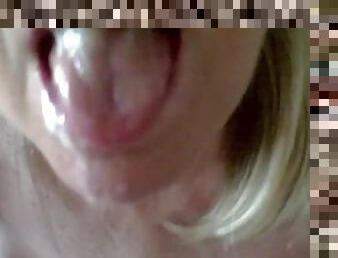 gros-nichons, mamelons, vieux, amateur, mature, ejaculation-sur-le-corps, hirondelle, point-de-vue, ejaculation, blonde