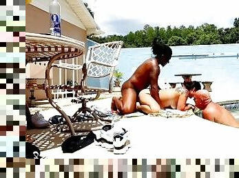 azijski, velike-joške, mastrubacija, milf, porno-zvezda, kremna-pita, camera, plaža, potovanje, bazen