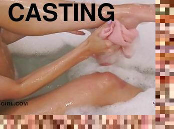 fürdőkádban, maszturbálás, amatőr, leszbikus, asszonyok, tinilány, masszázs, szereplőválogatás, nézőpont, szőke