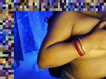Sexy Desi Girl Gets Nude While Enjoying In Cam Show