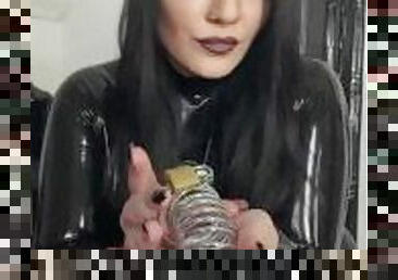 amatør, legetøj, bdsm, lille, fetish, latex, solo, bondage, femidom, tatovering