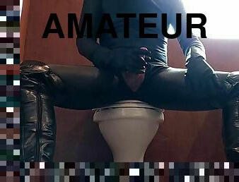 masturbation, amateur, ejaculation-sur-le-corps, gay, bdsm, fétiche, latex, solo, domination, bottes